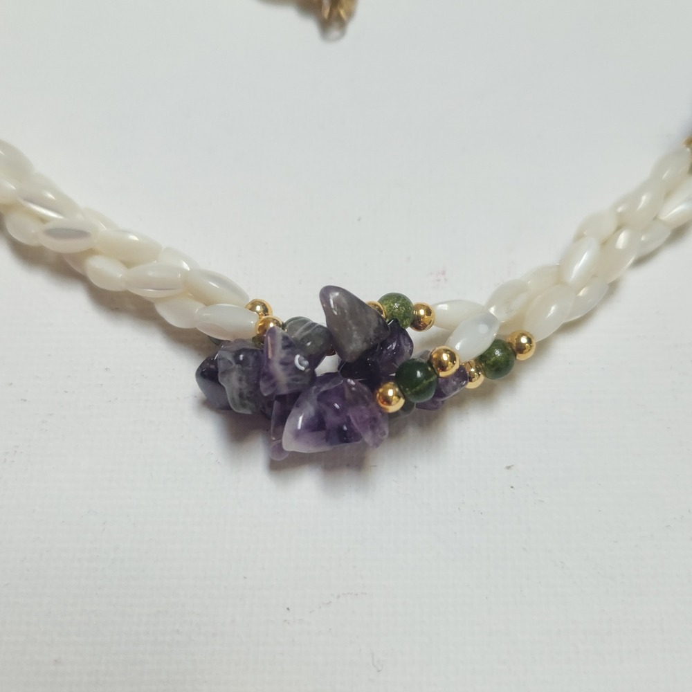 Vintage Mother of Pearl Amethyst Jade Chip Multi Strand Necklace Gold Tone Clasp - Picture 4 of 15